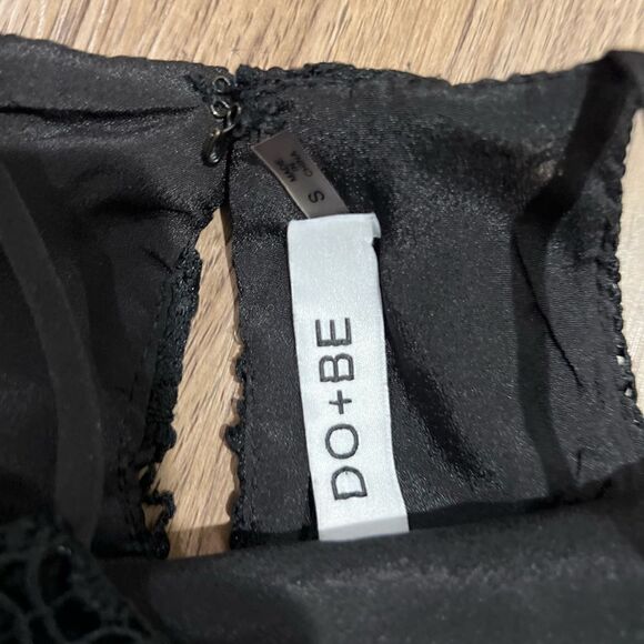 Do+ Be Black Floral Lace Halter Crop Top - Picture 3 of 4